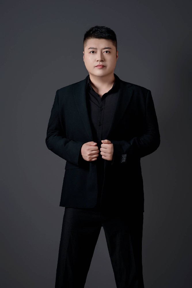 男19号保镖
